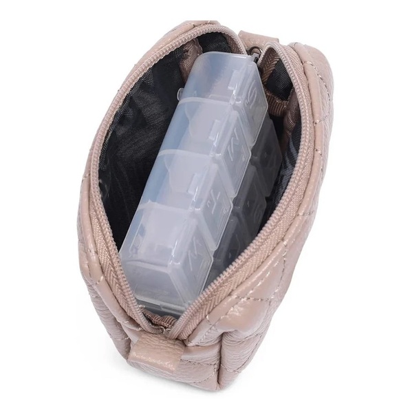 Lug Choo Choo Mini Classic VL Pill Box Case SAND NWT - Picture 5 of 8